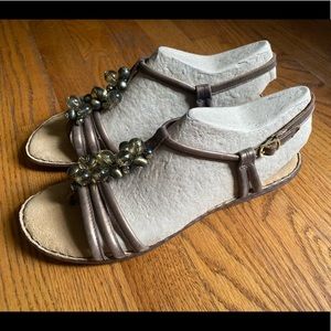 Clarks bendables Bronze Brisk Bangle sandals - new
